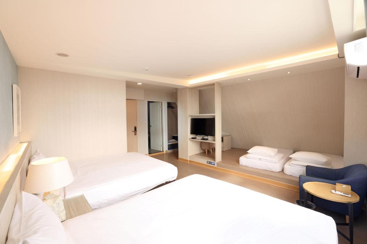 Tc Hotel - Hualien Zhongxiao Exterior photo