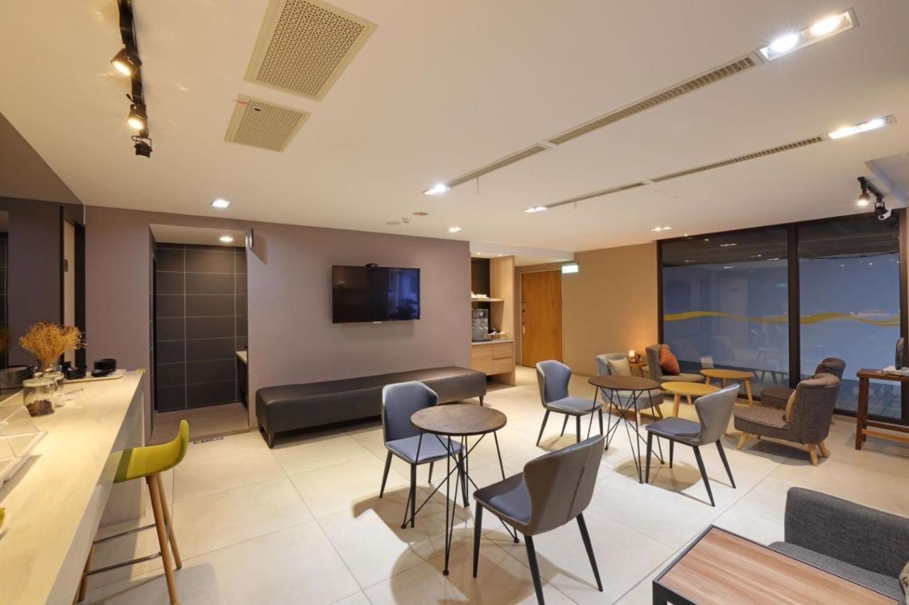 Tc Hotel - Hualien Zhongxiao Exterior photo