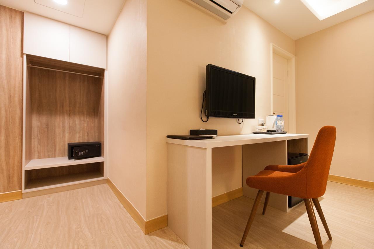 Tc Hotel - Hualien Zhongxiao Exterior photo