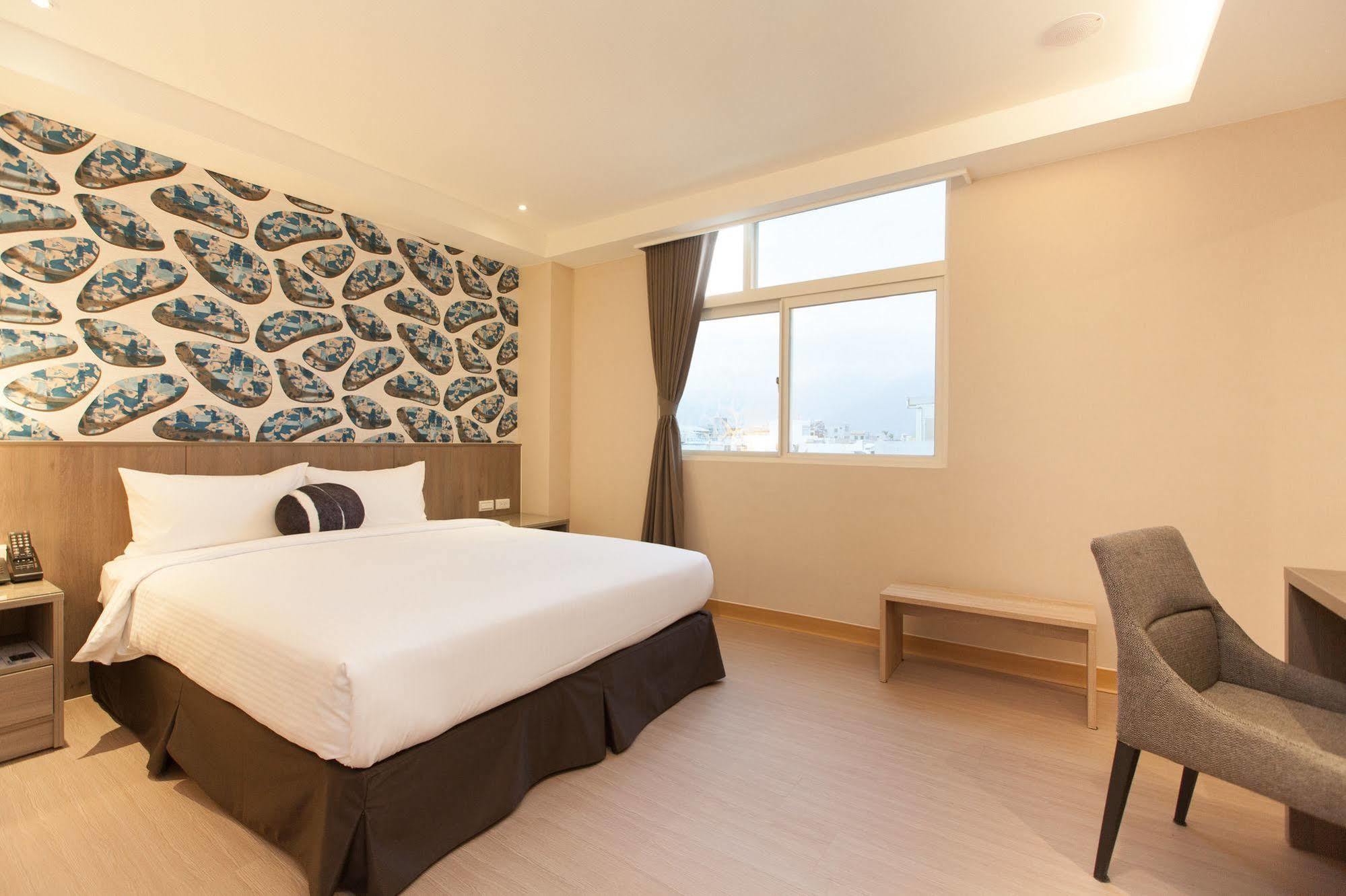 Tc Hotel - Hualien Zhongxiao Exterior photo